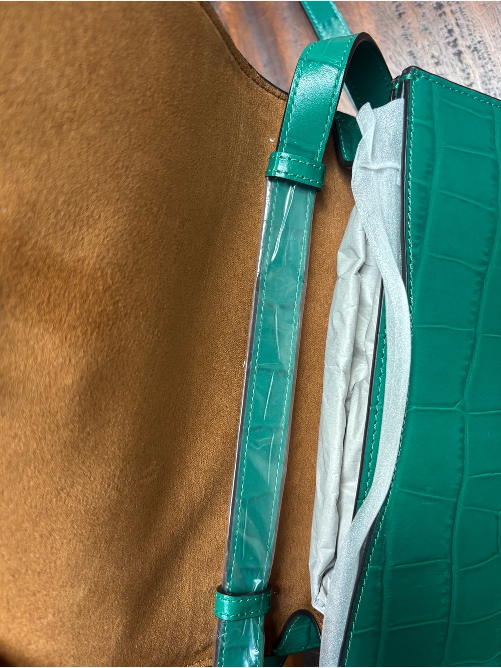 Coach Green Croc-Embossed Leather Shoulder Bag with Gold-Tone Hardware - Picture 6 of 12